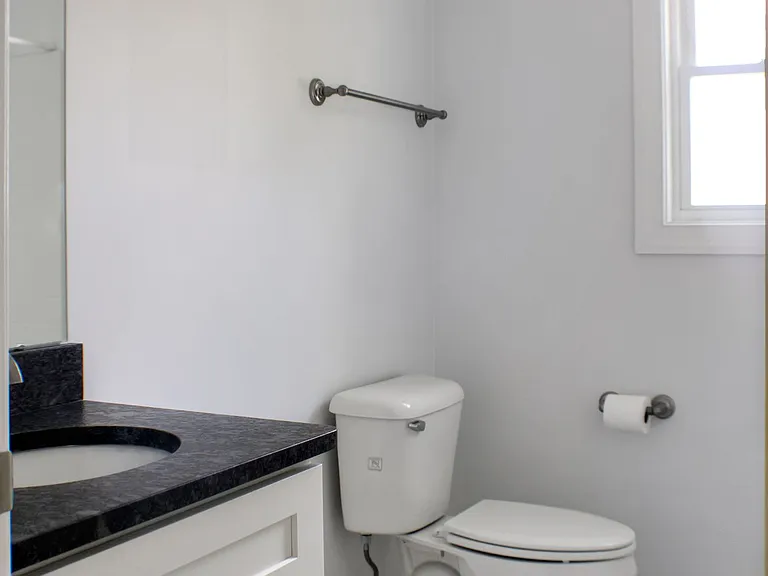 562 N Bayard Ave — Photo 12
