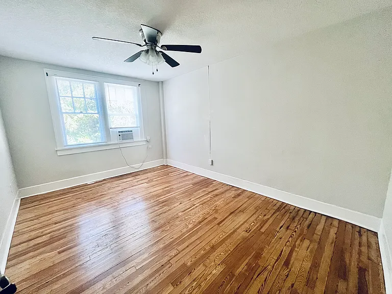 360 13th Ave NE — Photo 7