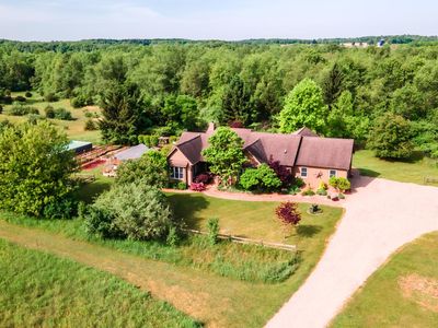 1477 E Hastings Lake Rd, Jonesville, MI, 49250