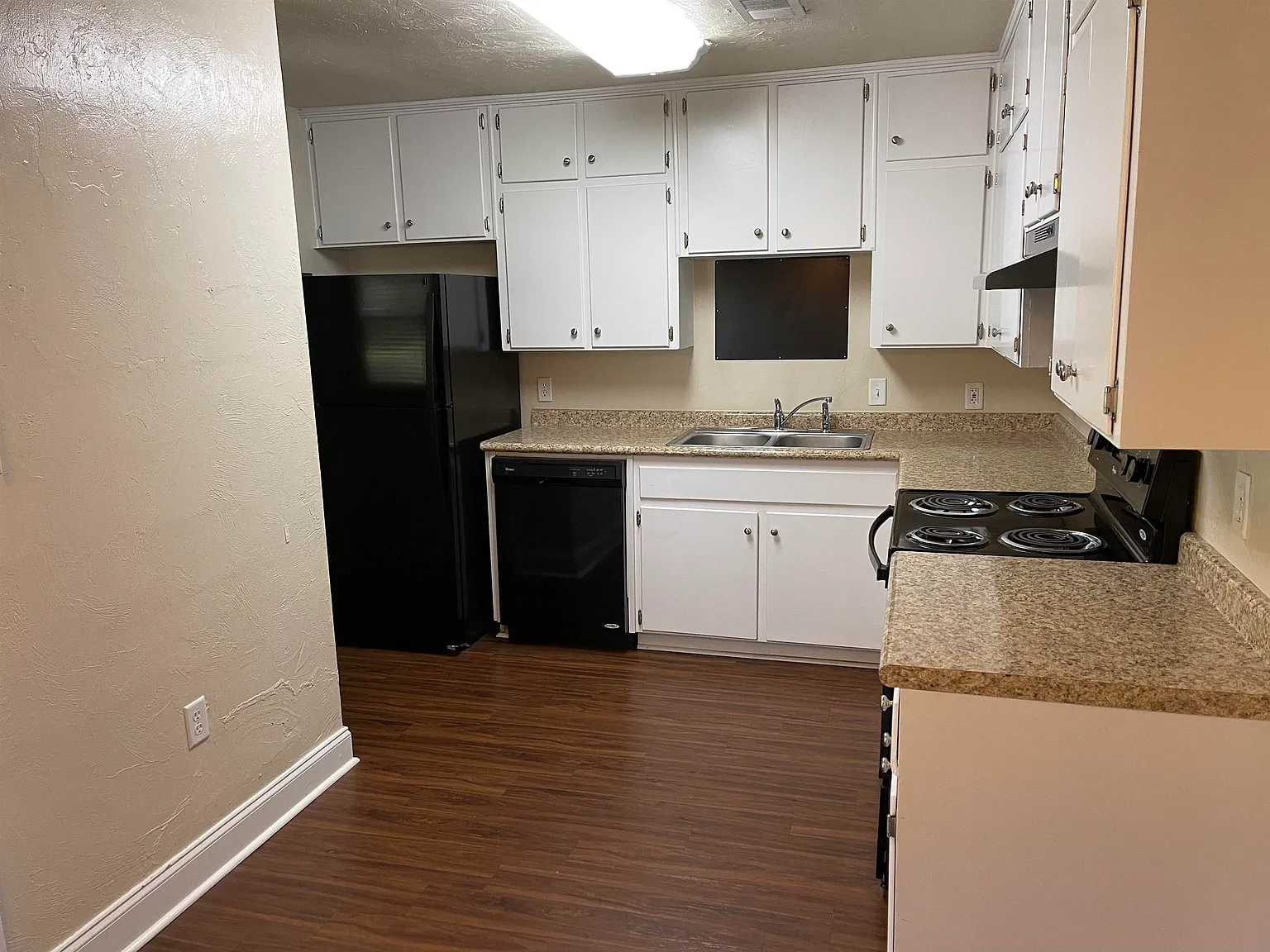 2 bed, 1.5 bath, 1200 sqft, $1,250 — Photo 4