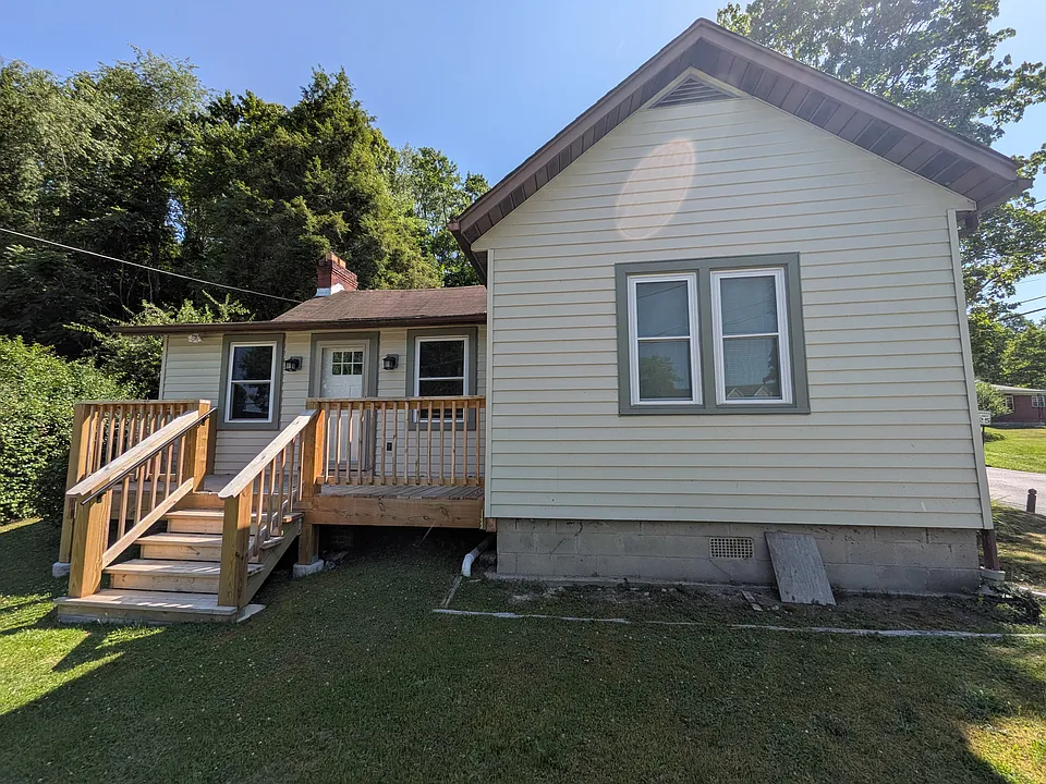 200 Chestnut St SE