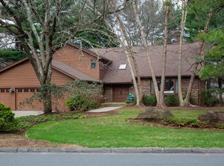 257 Tanglewood Dr, Longmeadow, MA 01106