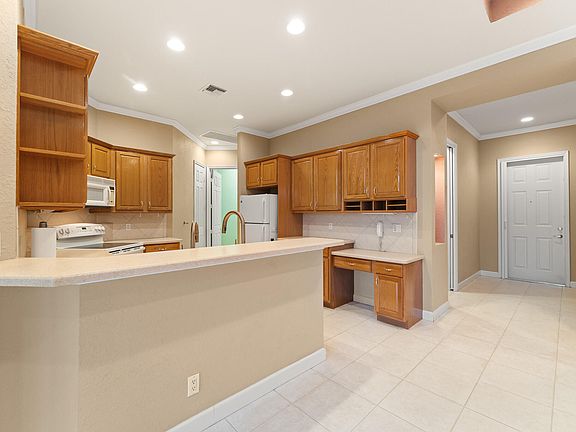 5th image of 7066 Torrey Pines Circle