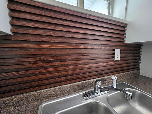 4th image of 18244 Lenore