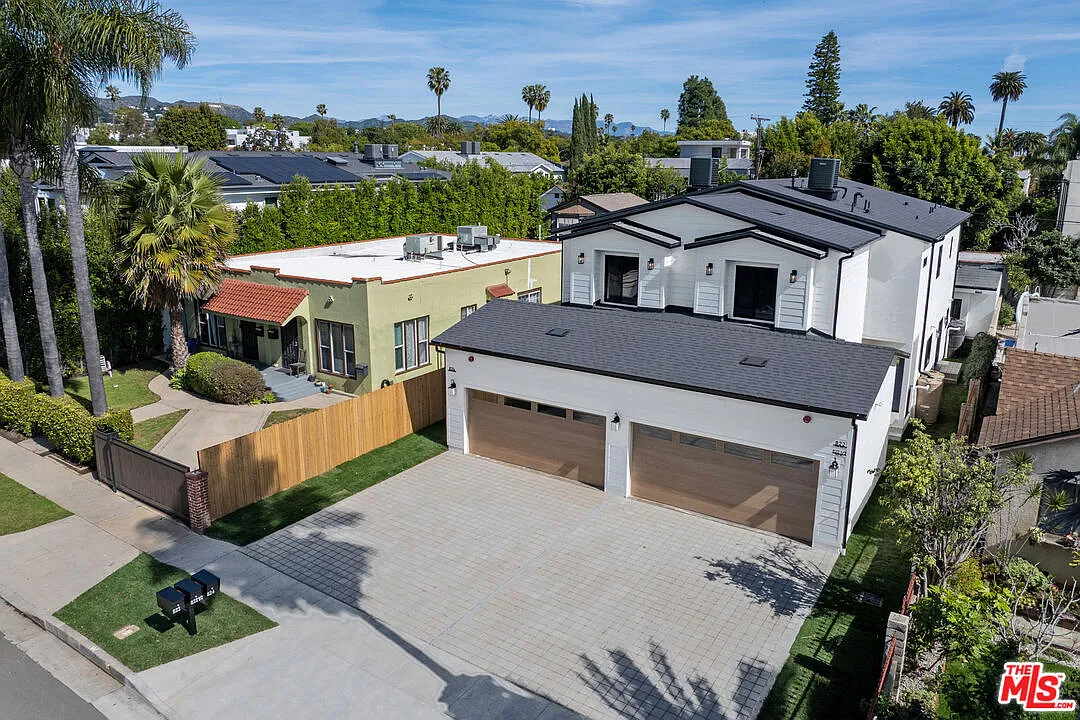 Photo 2 of 32 - 822 N Orange Grove Ave - Los Angeles, CA Building Photo - 822 N Orange Grove Ave