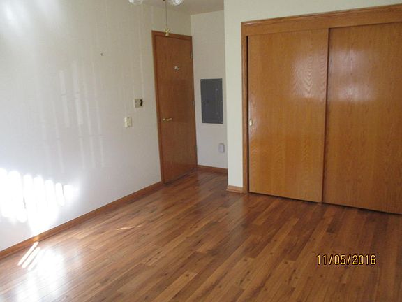 3rd image of 1252 Village Centre Dr Unit 1