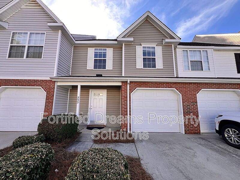 1st image of 232 Blue Robin Way