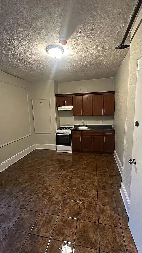 1 bed, 600 sqft, $1,300 — Photo 1