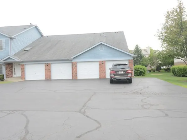 1705 Chesapeake Ln APT 5, Schaumburg, IL 60193