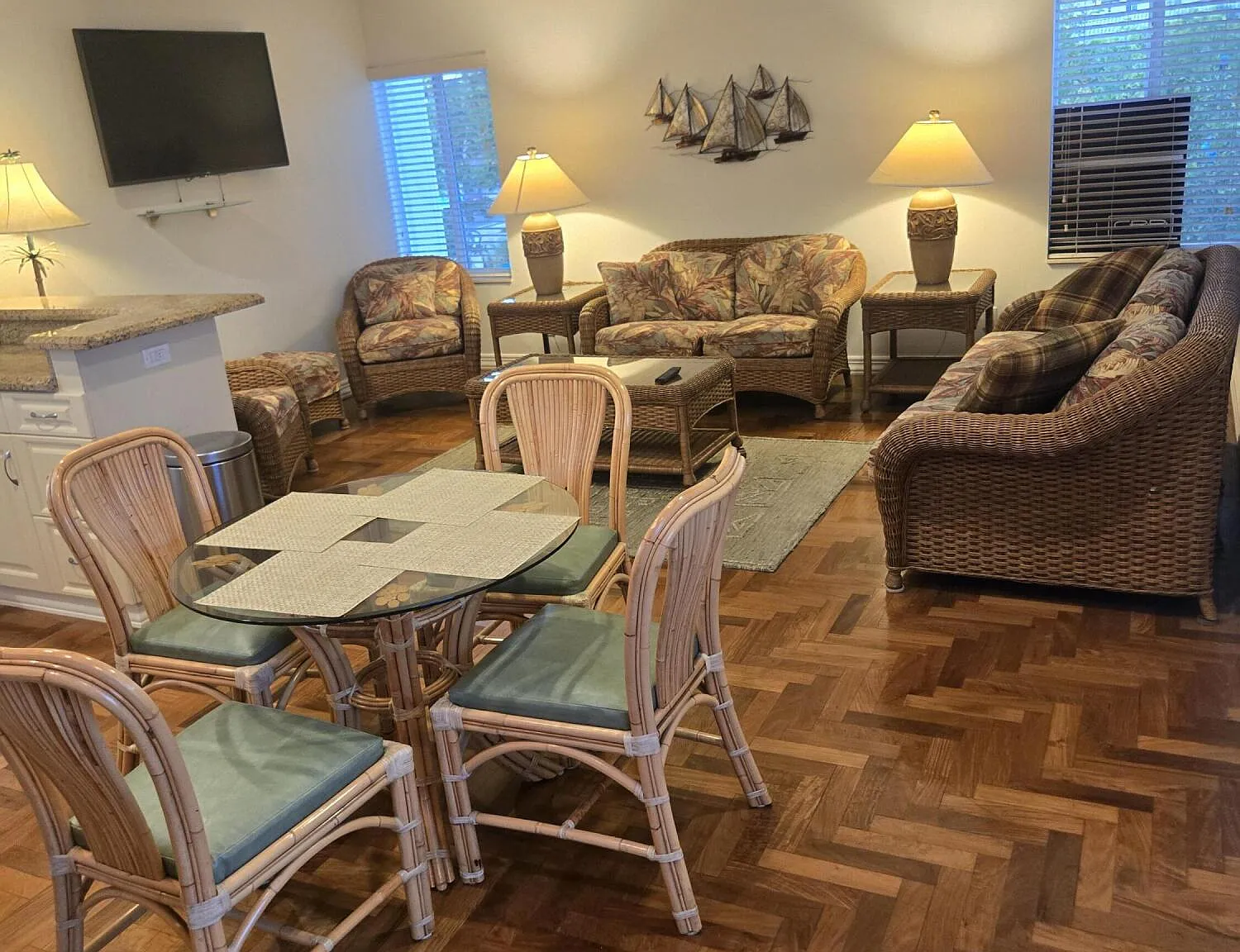 2 bed, 1.0 bath, 1000 sqft, $2,100 — Photo 2