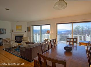 5 Van Winkle Rd, Hudson, NY 12534