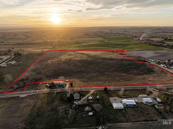 2nd image of 28677 Farmway Rd