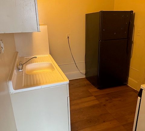 3rd image of 1205 Hurley Ave #D