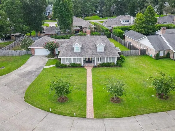 101 Bayou Perez Dr, Madisonville, LA 70447