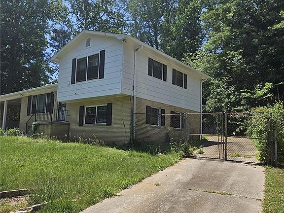 3rd image of 3776 Rockport Pl SW