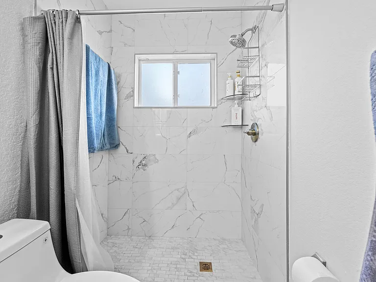 1208 NE 5th Ave #3 — Photo 16