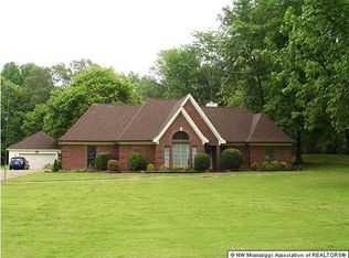 4900 Jonathan Dr, Horn Lake, MS 38637