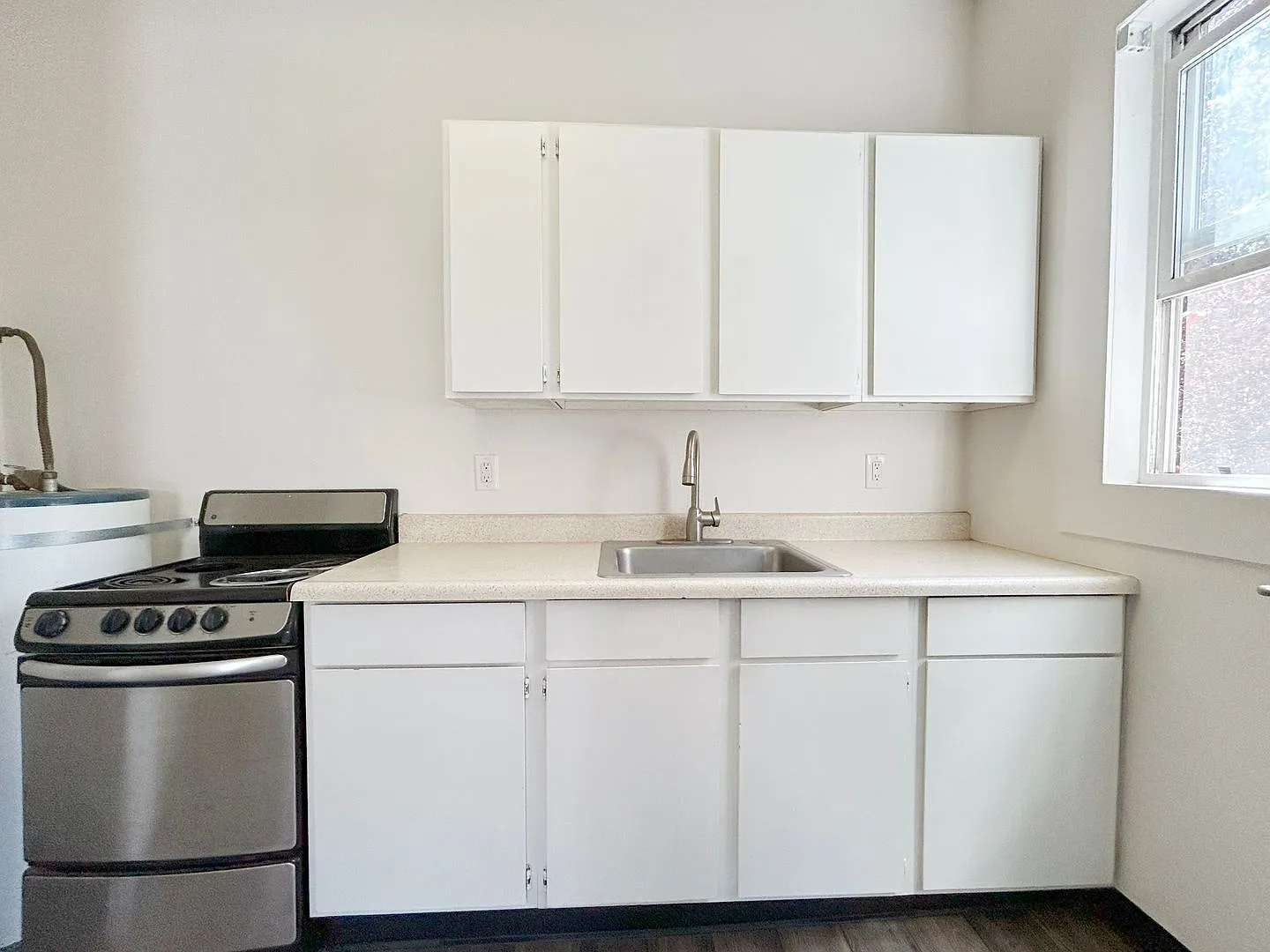 Ludlow B Apartments — Photo 4
