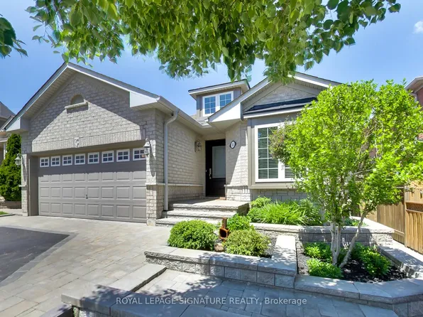 14 Stanley St, Barrie, ON L4M 6V2