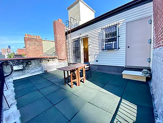 Rented by Harris Philip NYC