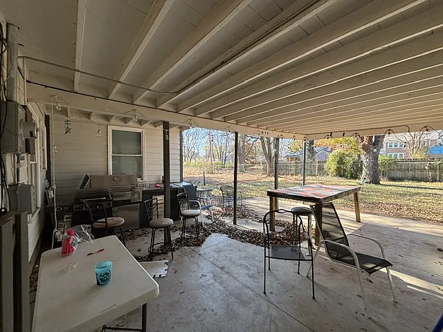 218 S Walnut St — Photo 11