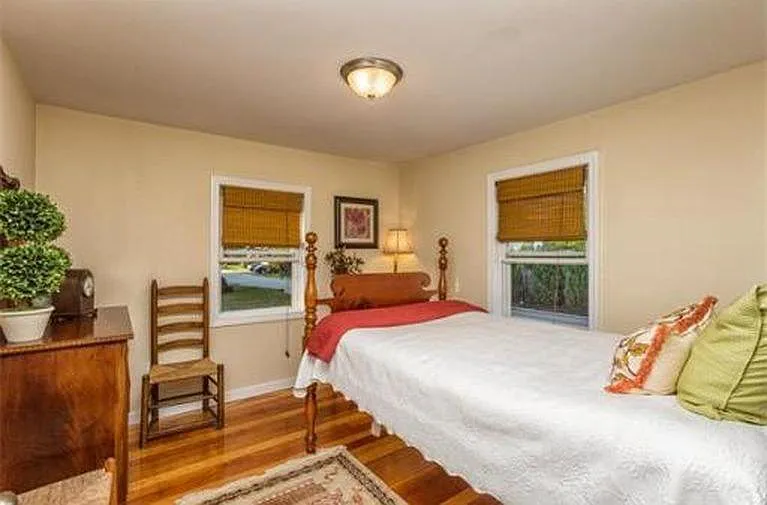 Bedroom 2 /Office