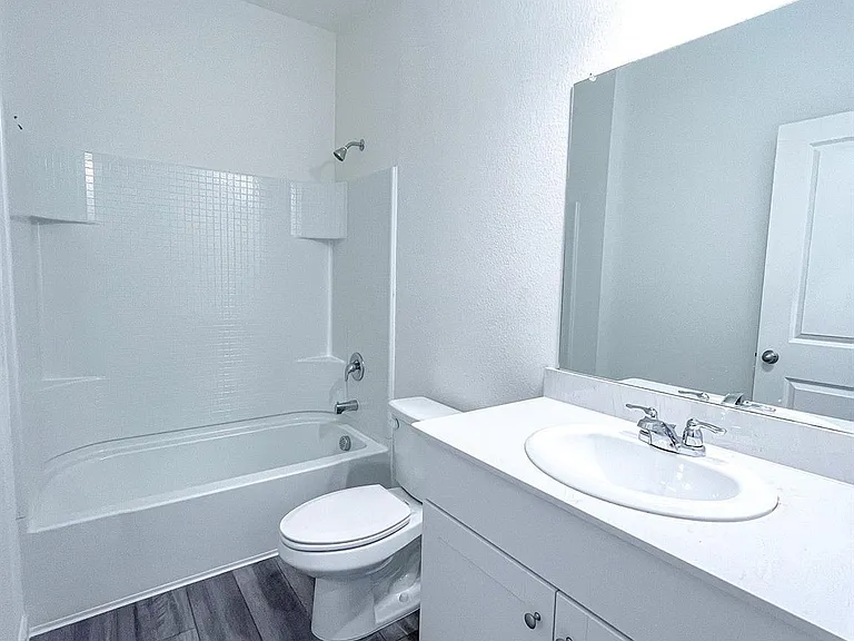 424 Madison Way — Photo 8