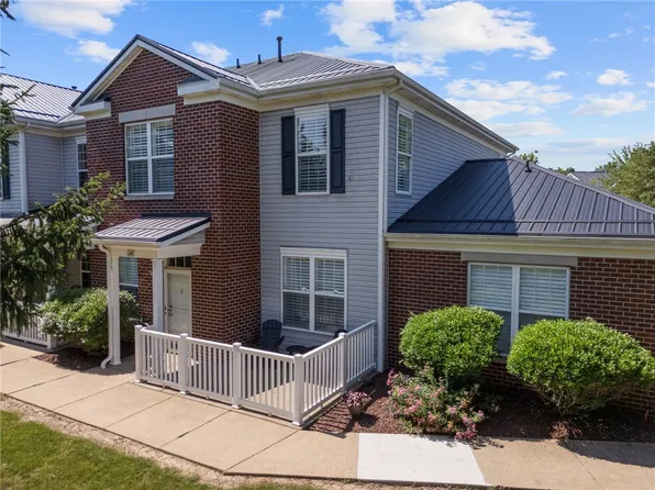1005 Sonie Dr, Sewickley, PA 15143