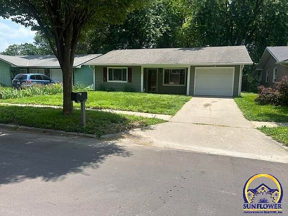 3rd image of 328 Lyon St
