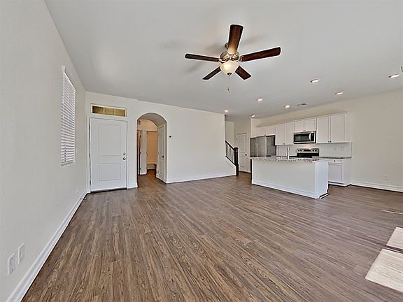 3rd image of 943 Nerone Ave