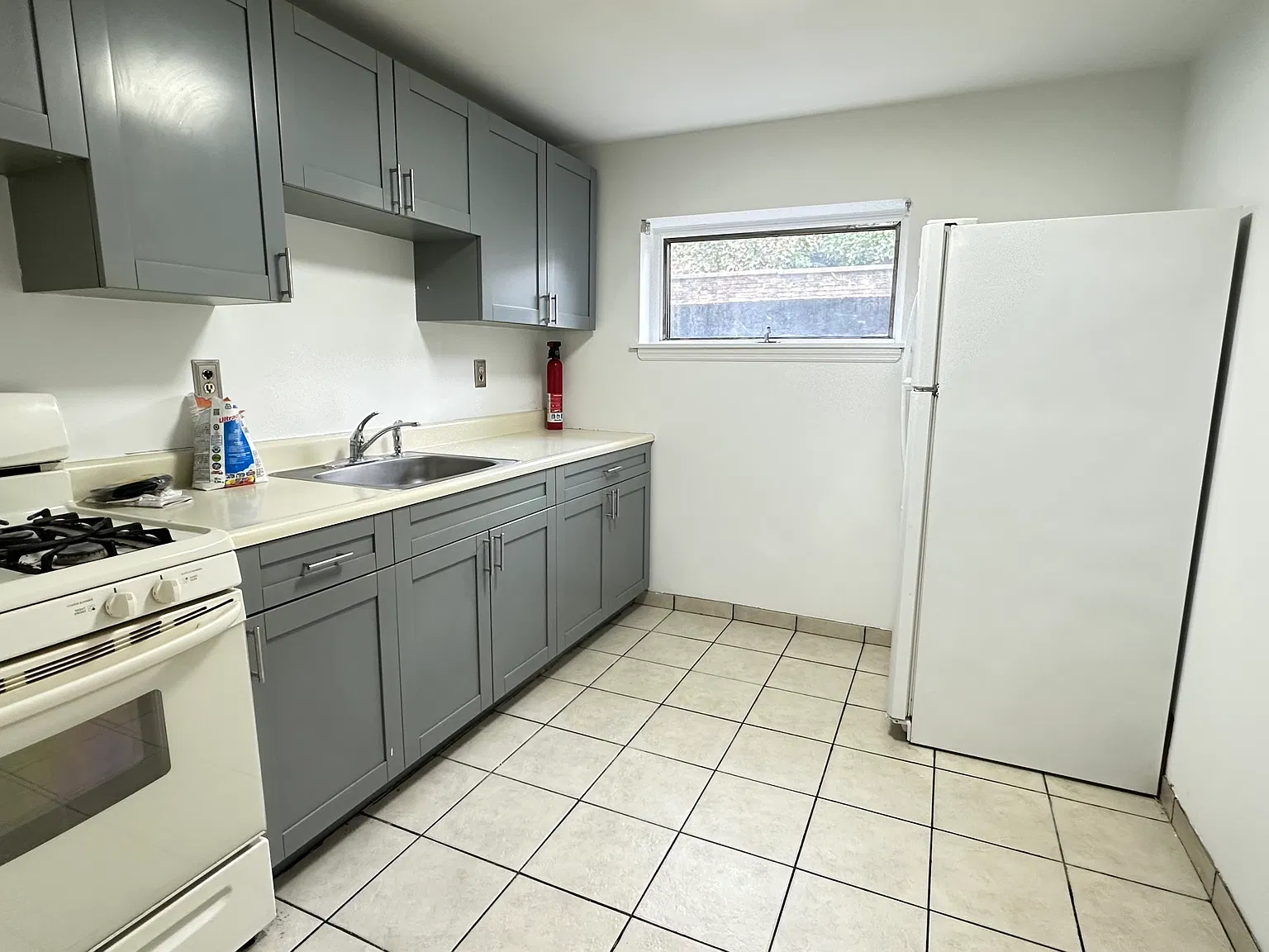 1 bed, 900 sqft, $1,800 — Photo 2
