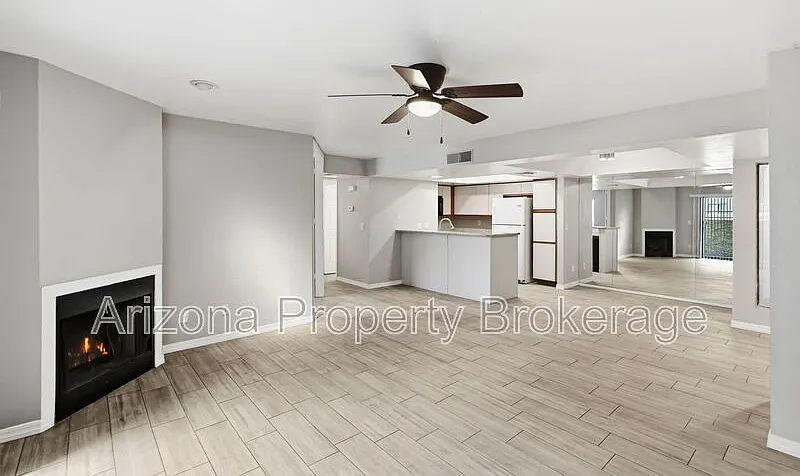 2 bed, 2.0 bath, 1124 sqft, $1,545 — Photo 2