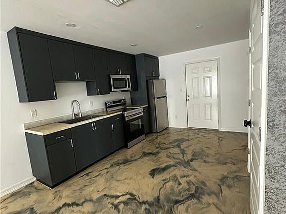 3rd image of 511 Lotto Ln #4