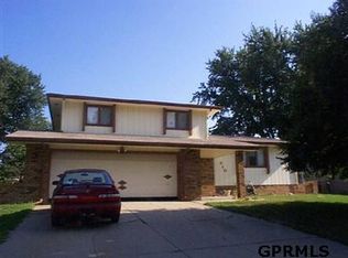 610 Westridge Dr, Elkhorn, NE 68022
