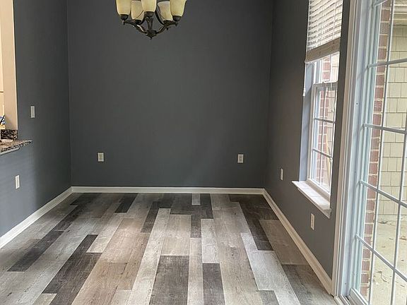 5th image of 5204 Elston Ln