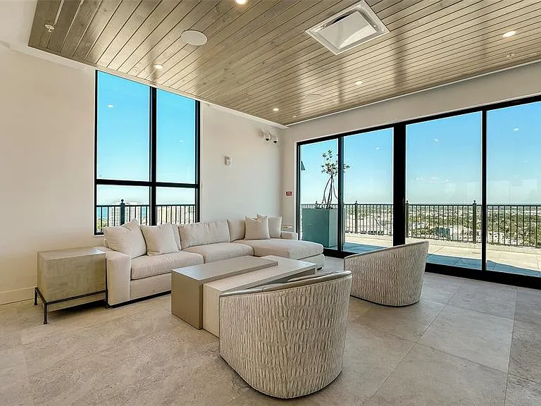 33 S Palm Ave #804 — Photo 46