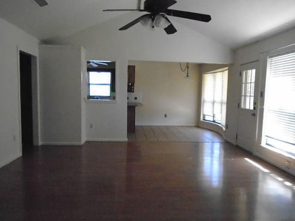 4th image of 3533 Paint Brush Dr