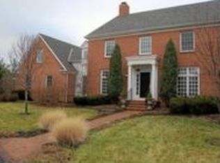 7285 Berkley Sq S, New Albany, OH 43054