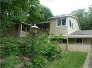 13816 Midland Dr, Shawnee, KS 66216