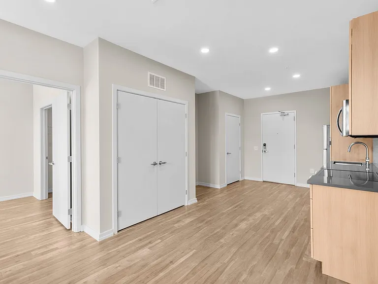 The Keystone Apartments — Photo 108