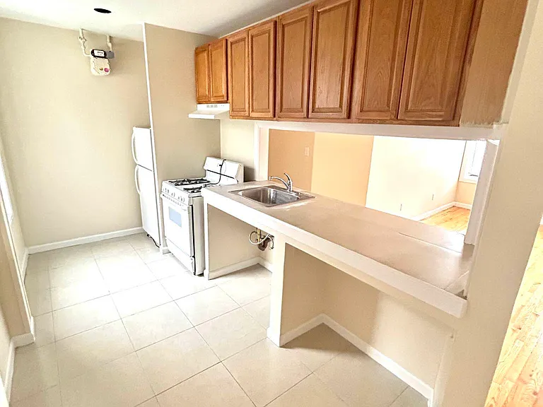 150 W 179th St #2D — Photo 5
