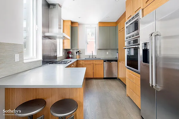 Rented by Sotheby's International Realty | media 23