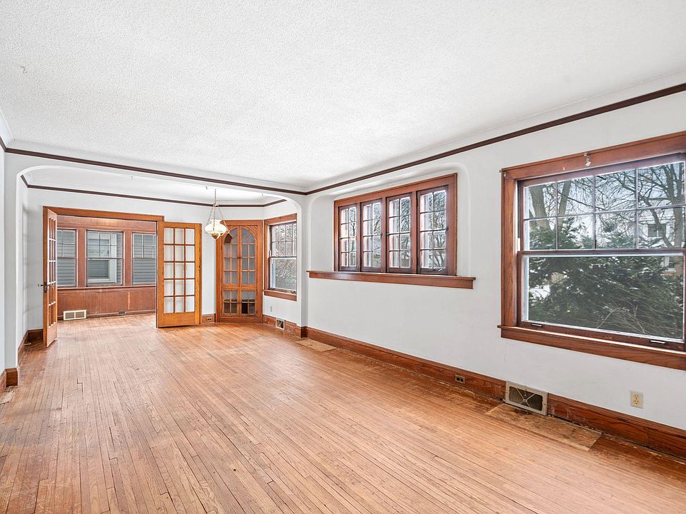 1st image of 4014 Emerson Ave N