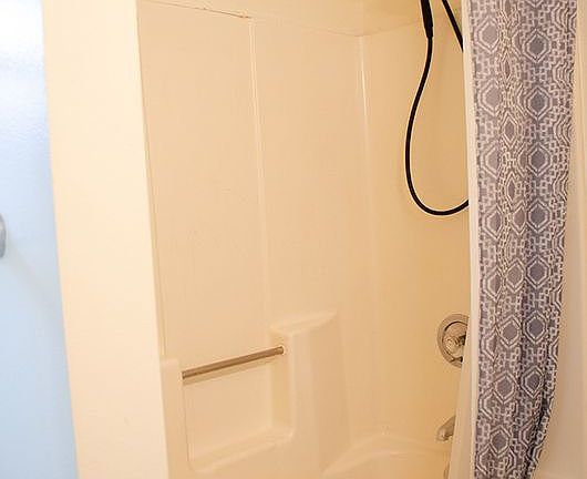 4th image of 219 Essex St #A