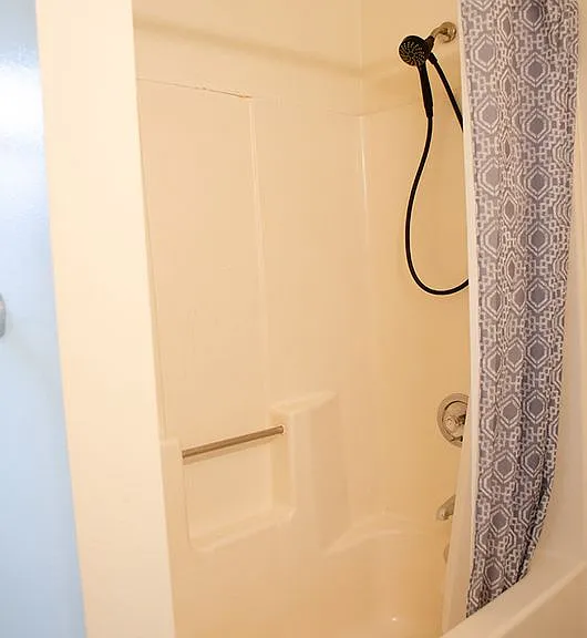 219 Essex St #A — Photo 4