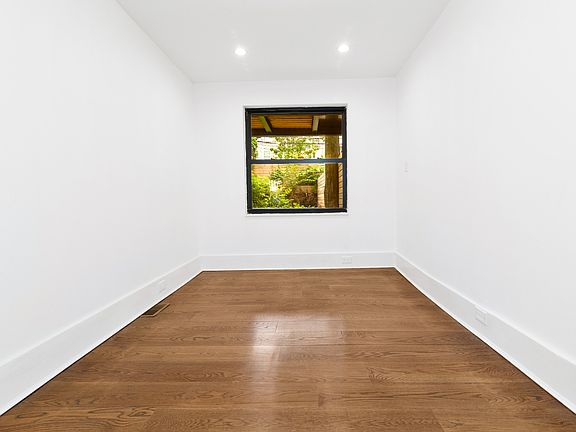 5th image of 238 Woodbine St APT 1