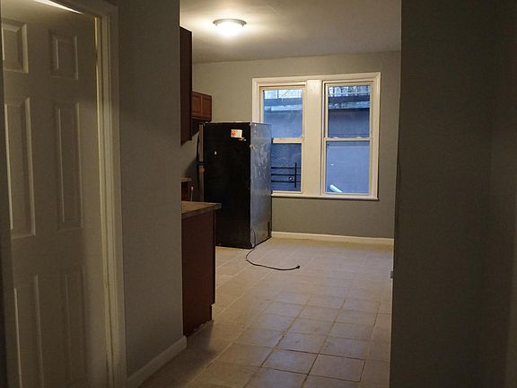 3rd image of 83 Cedar Ave APT 1