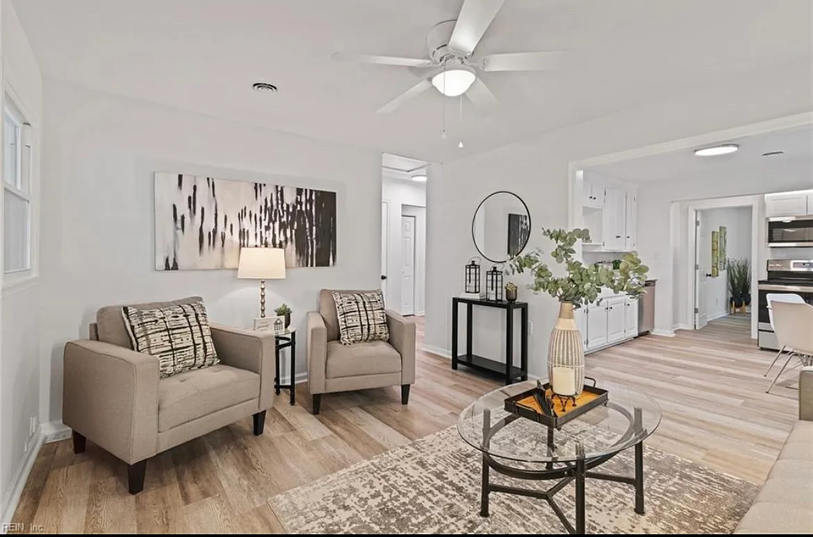 3 bed, 988 sqft, $650 — Photo 2