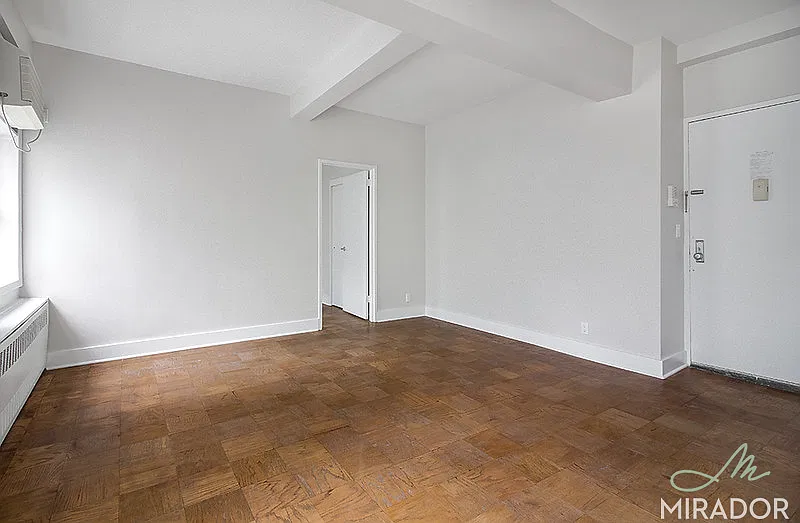132 East 45th Street — Photo 2