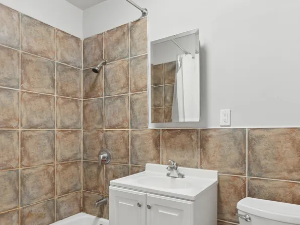 293 Tompkins Avenue image 9 of 28